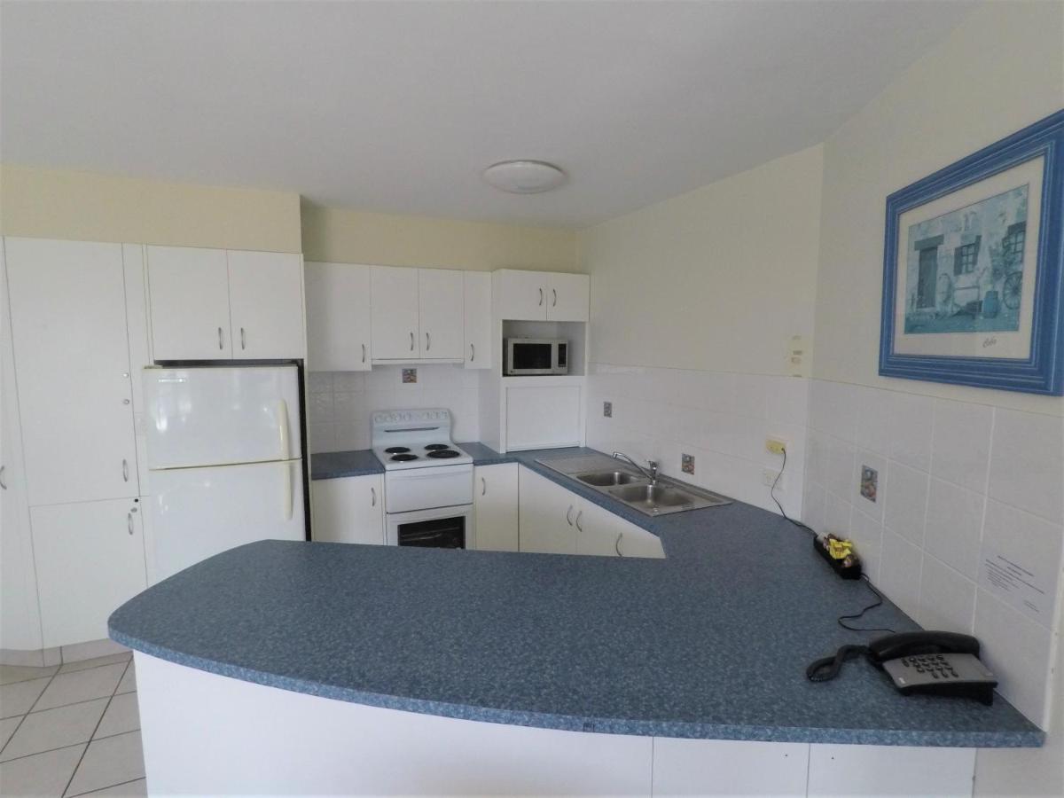 Surfers Holiday Apartment *