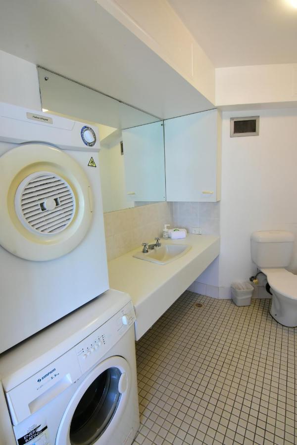 Surfers Holiday Apartment *
