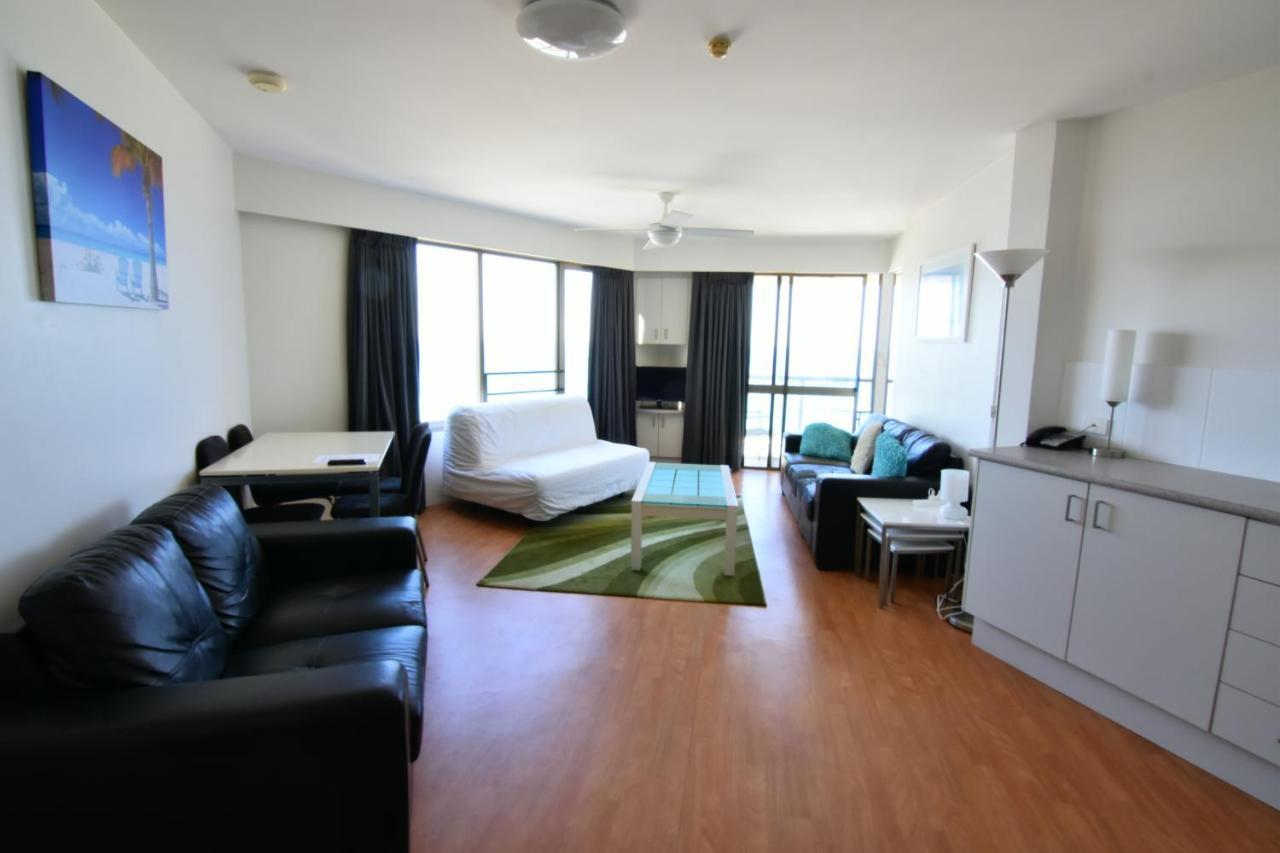 Apartment Surfers Holiday