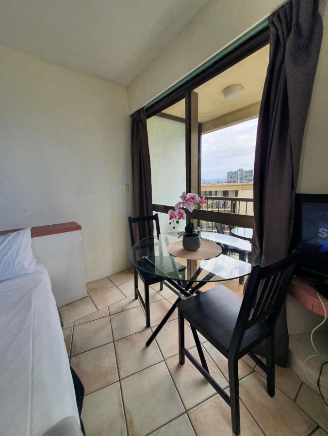 Apartment Surfers Holiday *