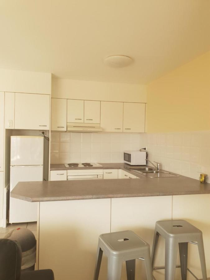Surfers Holiday Apartment *